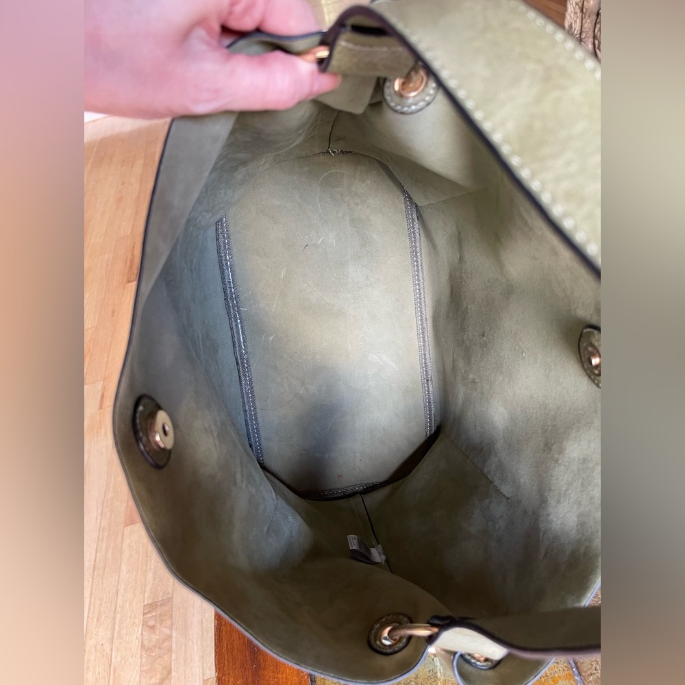 Olive Green Leather Bucket Bag w/ Stylish Zippered Pockets - Picture 10 of 12